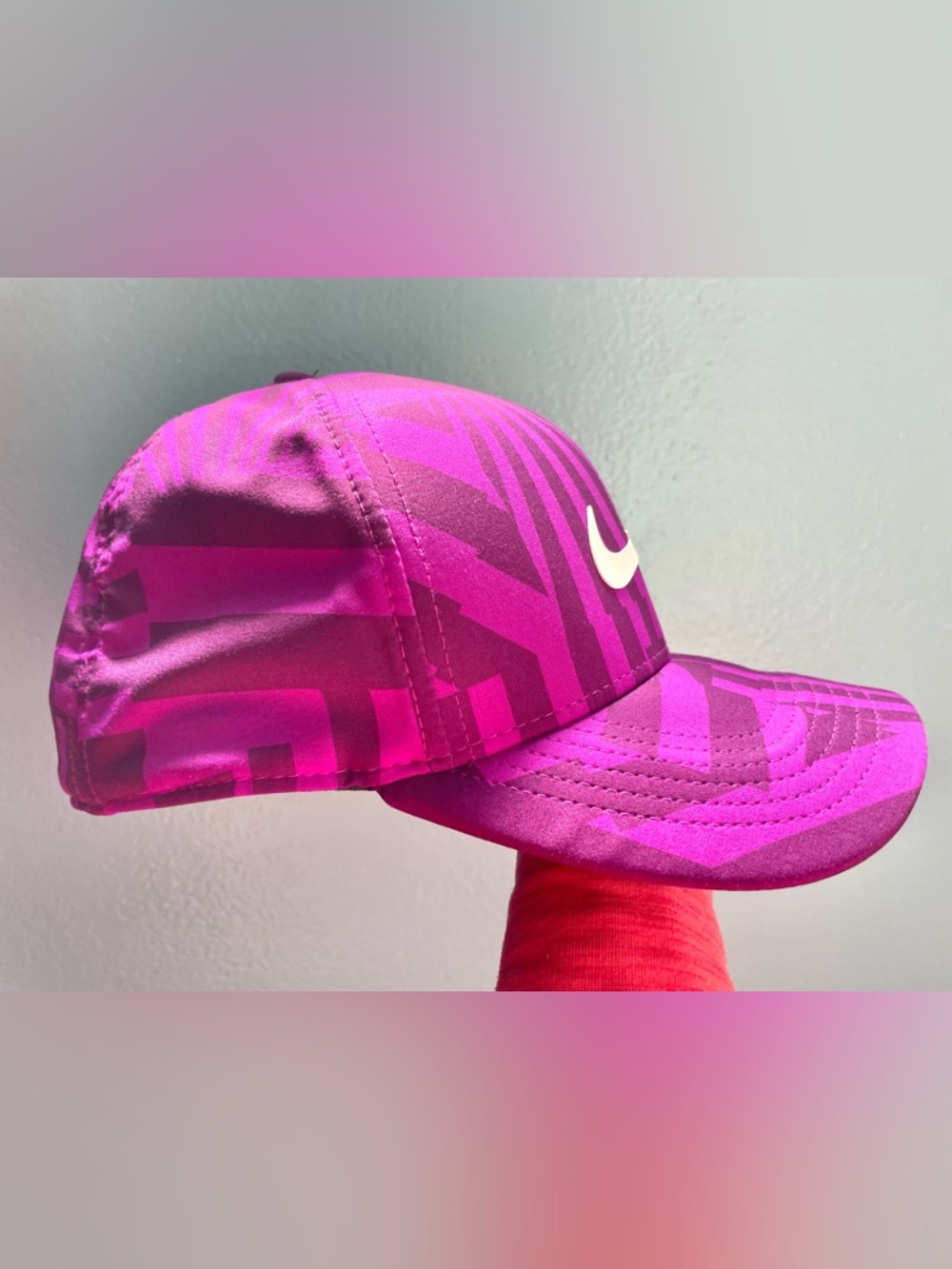 NEW Nike Classic99 Dri-Fit Magenta Geometric Pattern Cap